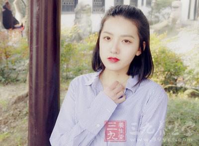 男人发起恋爱攻势 男人发起嗲来 女人如何应对：男人的“嗲”又为何物呢?