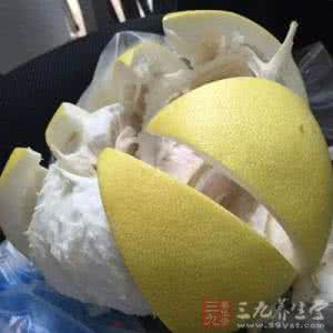鸡蛋煮熟有透明胶状物 这物煮熟了食用比药物强100倍