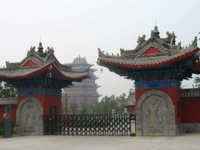 宁住荒坟不住庙 “住庙前不住庙后，住庙坐不住庙右”，生活中蕴藏的风水知识