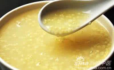 小米跟什么煮粥最营养 煮粥加把小米 潜移默化的营养
