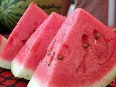 坐月子能吃西瓜吗 坐月子能吃西瓜吗_坐月子吃西瓜的注意事项