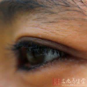 狗眼睛能分辨什么颜色 从眼睛的颜色分辨身体的“雷区”