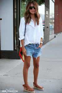 牛仔短裤搭配什么上衣 牛仔短裤搭配什么衣服好看