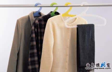 天气潮湿衣服有霉味怎么办
