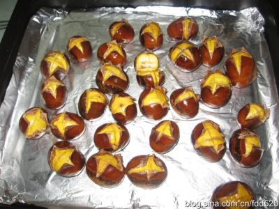糖烤栗子 【糖烤栗子】:秋冬季节甜蜜在心中的街头零食