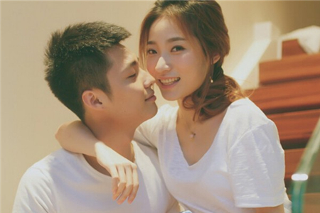 水瓶男喜欢你的举动 水瓶男喜欢你的举动 女人的什么举动表明她喜欢你?