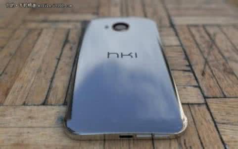 htc820后置摄像头更换 htc 820有几个摄像头？