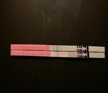 早孕试纸阳性是怀孕吗 怎么看，早孕试纸阳性一定怀孕吗