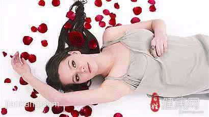 女性月经发黑量少 女性月经量少的原因 女性月经发黑的原因有哪些