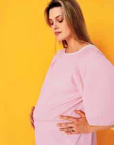 准妈妈孕早期注意事项 准妈妈孕早期注意事项 孕期为什么准妈妈要剪短发？原因其实很简单