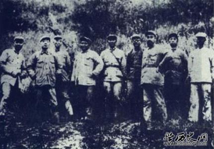 红军长征 红军长征的行进经过：红军完成举世无双的壮举