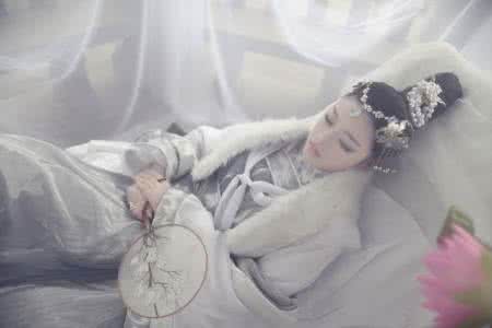 那天姐姐她说她想要 你想要的都在这里 她想要的都在这里，听“她说”