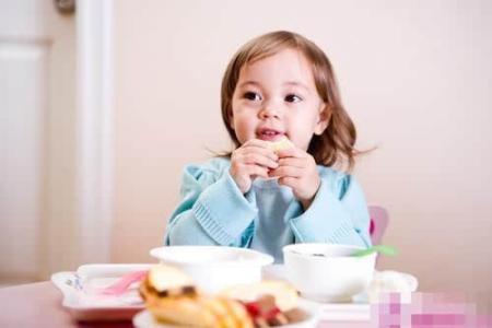 致癌之首 你还在吃 致癌之首 你还在吃 还在催孩子“赶紧吃”？这样可能致癌！