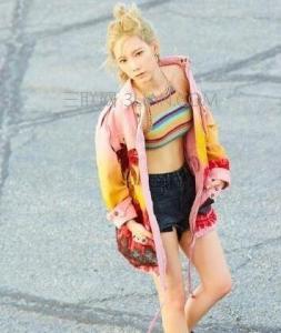 金泰妍同款外套 金泰妍专辑why中服装外套什么牌子