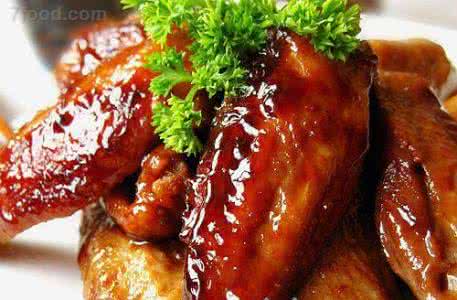 冻鸡翅怎么保持色泽 色泽艳丽 鸡翅嫩滑家常菜:可乐鸡翅