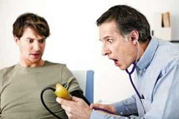 年轻人高血压治疗方法 年轻人血压高怎么办 年轻人高血压如何治疗