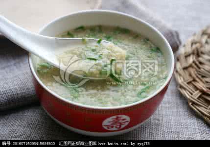 如何熬蔬菜小米粥 小米菜粥怎么做好吃 蔬菜小米粥的做法