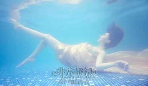 梦见沉入水底 让烦恼沉入水底