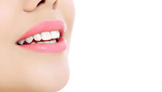 健康的牙齿是什么颜色 健康牙齿的颜色 雪白并不是健康牙齿该有的颜色