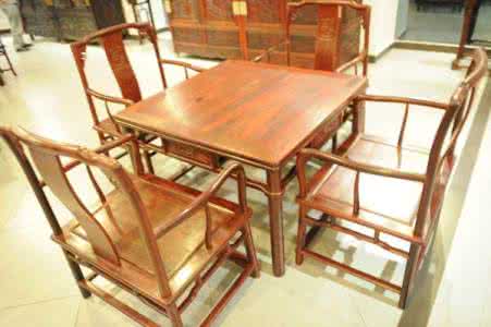 红木家具特点 红木家具保养方法 红木餐桌椅的特点和保养方法