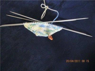 棒针编织地板袜 用往返针编织---- SLEDIKI地板拖