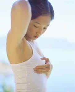 按摩丰胸秘籍波丽妮雅 按摩丰胸 晋升胸前那道“风景”