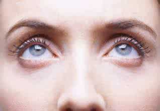 按摩去眼袋方法 眼袋的按摩缓解方法