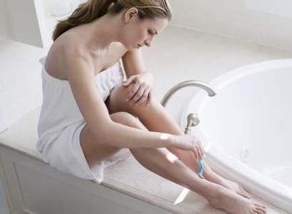 女性经期护理 经期可不可以洗澡 经期护理方法 女性经期到底可不可以洗澡