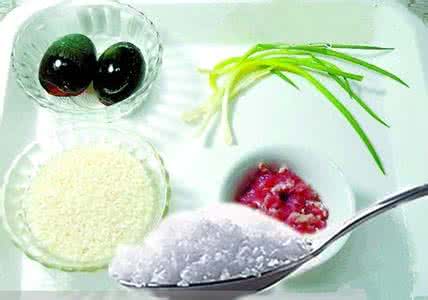 做菜不放味精 养生警惕：5类菜放入味精可引起中毒