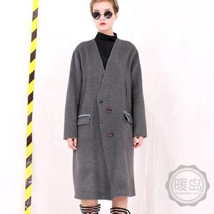 羊绒大衣里面穿什么 双面羊绒大衣 双面呢大衣穿什么裤子?