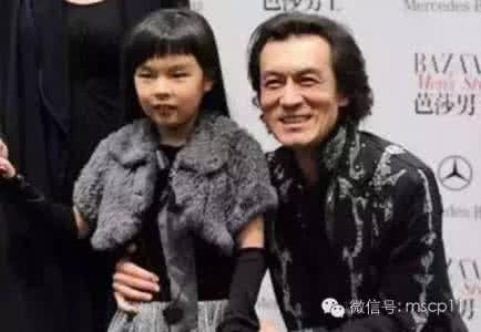 李咏女儿好丑 李咏女儿从小被网友嘲笑长得丑，如今13岁的她已经美得让人羡慕！