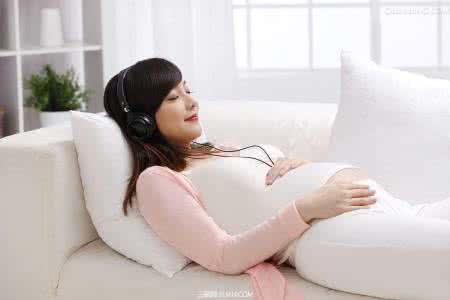 胎教音乐怎么给宝宝听 准妈妈必听那些胎教音乐对宝宝最佳