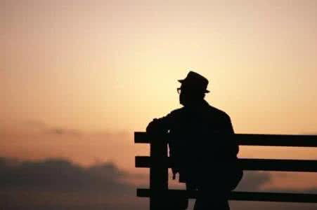 生命中有过的所有灿烂 生命中曾拥有的所有灿烂，终究都要用寂寞来偿还