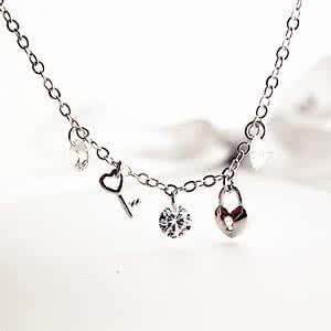 钩针钩织漂亮衣服图片 漂亮的钩织结合衣----点缀的恰到好处