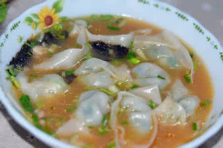 韭菜肉馅怎么调好吃 【详图细解】老汤韭菜肉馅元宝聚财大馄饨的做法