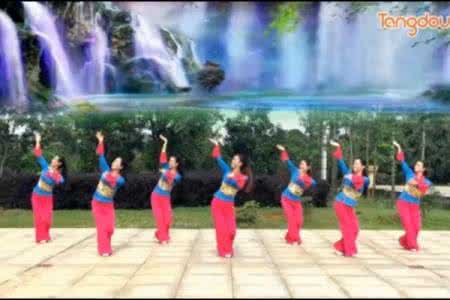 春英广场舞山水情歌 春英广场舞山水情歌视频教学