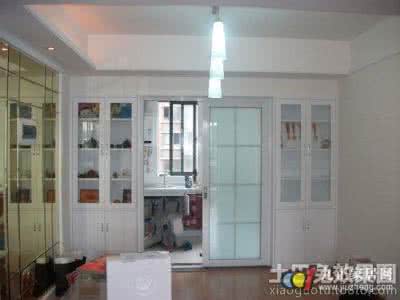 厨房酒柜隔断效果图 厨房酒柜隔断效果图 现代厨房酒柜具有哪些功能