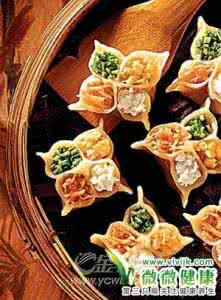 元宝水饺的包法图解 年夜饭的压轴大餐——金银元宝水饺(附一套完整的家宴菜谱)