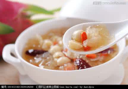 红枣银耳莲子羹 红枣银耳莲子羹 红枣银耳莲子羹 滋补润颜养肤