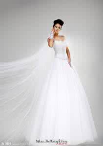 梦见穿婚纱 梦见穿婚纱 梦见穿白色婚纱