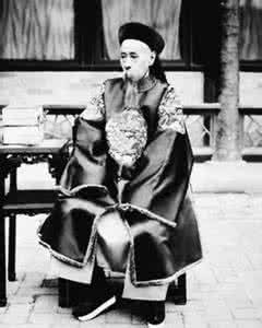 昆明小区阳台集体垮掉 从私人记录看清朝是怎样垮掉的