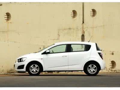 爱唯欧两厢 爱唯欧两厢 爱唯欧两厢怎么样