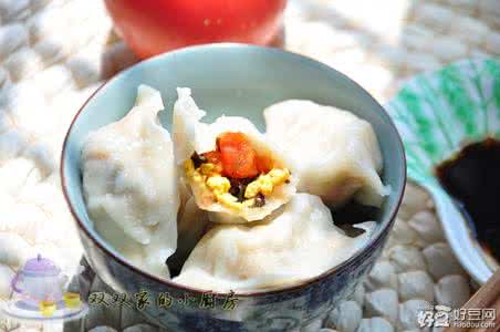 西红柿包饺子 如何用多汁的西红柿包饺子——西红柿鸡蛋饺