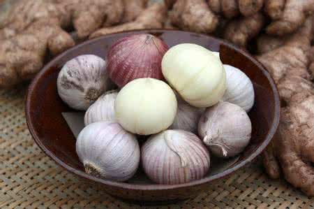 大蒜怎么吃才防癌抗癌 杀菌防癌的大蒜来袭 大蒜有哪些保健价值?怎么吃大蒜最好?