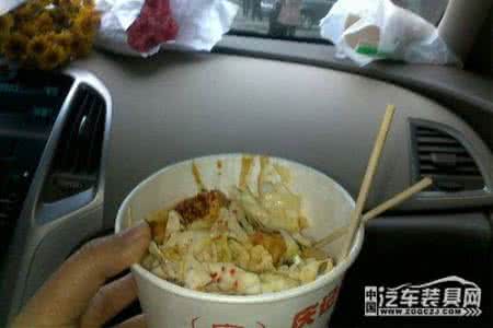 吃完榴莲可以喝牛奶吗 吃完榴莲可以吸烟吗?