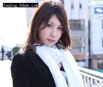 饭岛奈津美白衣黑裙子 饭岛奈津美 迗使の誘惑飯島奈津美