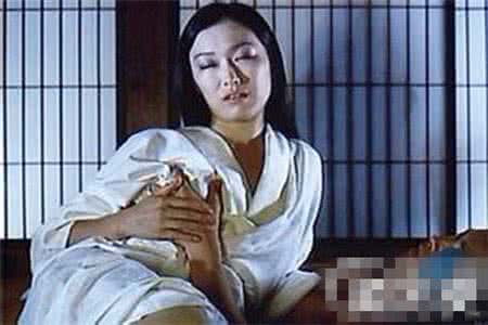 史上最牛司机撞死碰瓷 史上最牛的寡妇是谁？死了十个老公还有人争着要