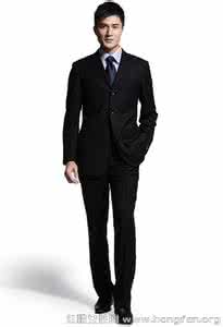 黑西装配什么颜色领带 黑西装搭配什么颜色领带好看