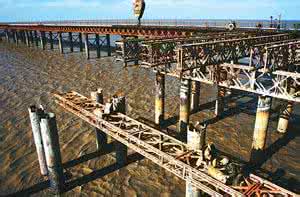 钻孔灌注桩 跨海大桥深水基础钻孔灌注桩施工案例，看看人家是怎么做的！