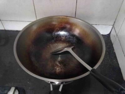 铁锅生锈了怎么办 铁锅生锈了该怎么办
